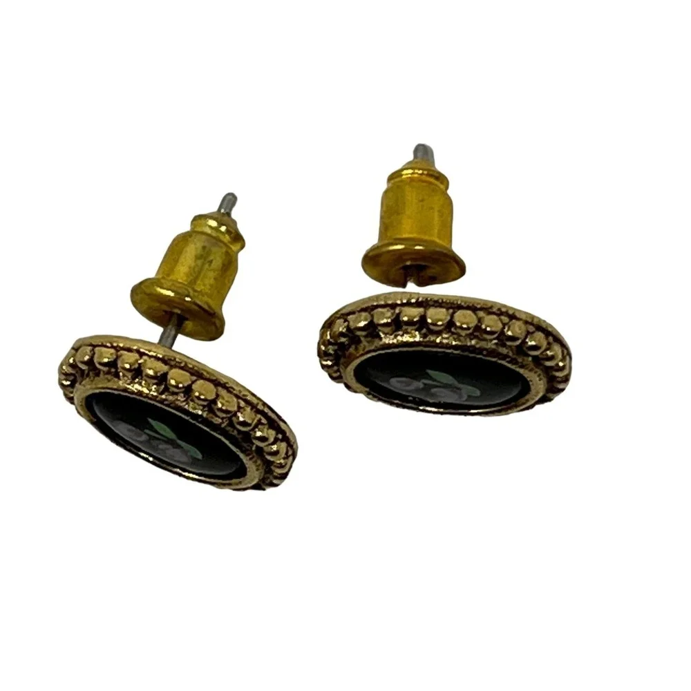 Vintage Pierced Earrings‎ Gold Tone Studs with Black Glass Flower Inserts